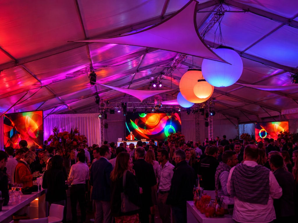 Eventfläche mit Live-Visuals und Projektion