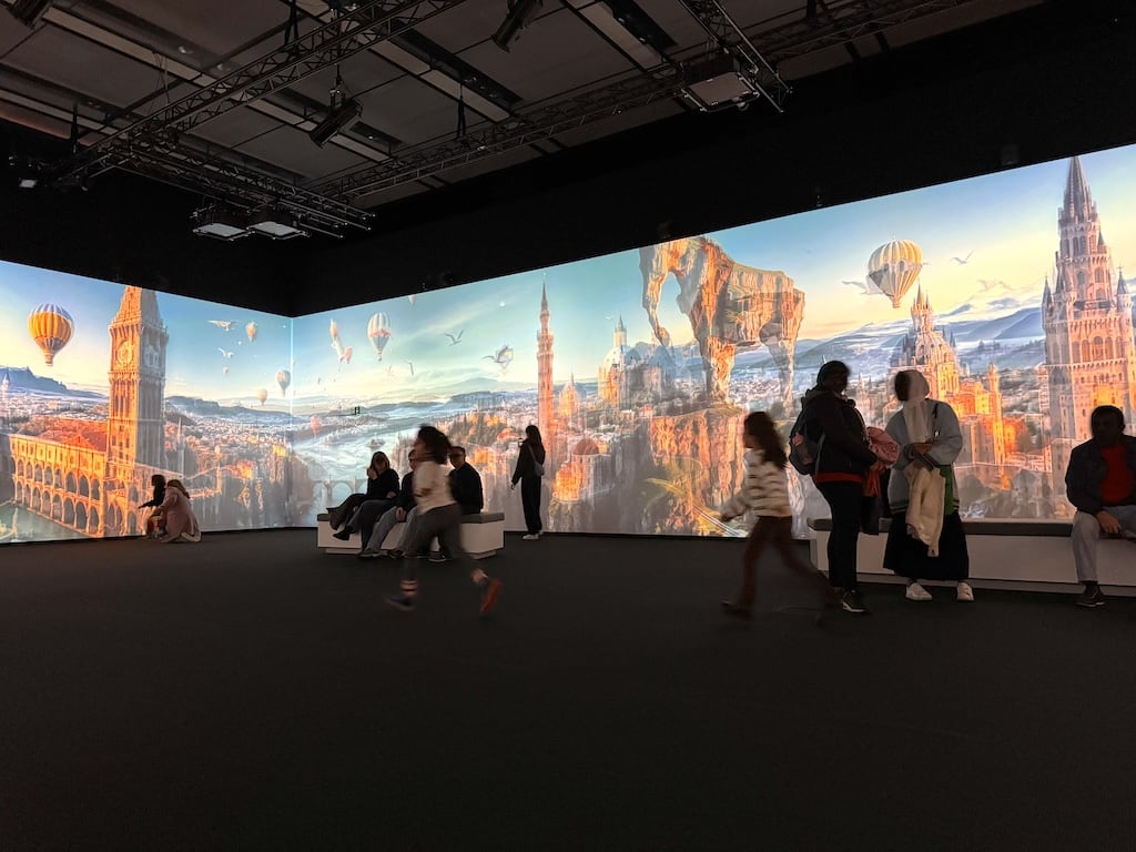 Immersive Room Projektion in der Friedrichstraße